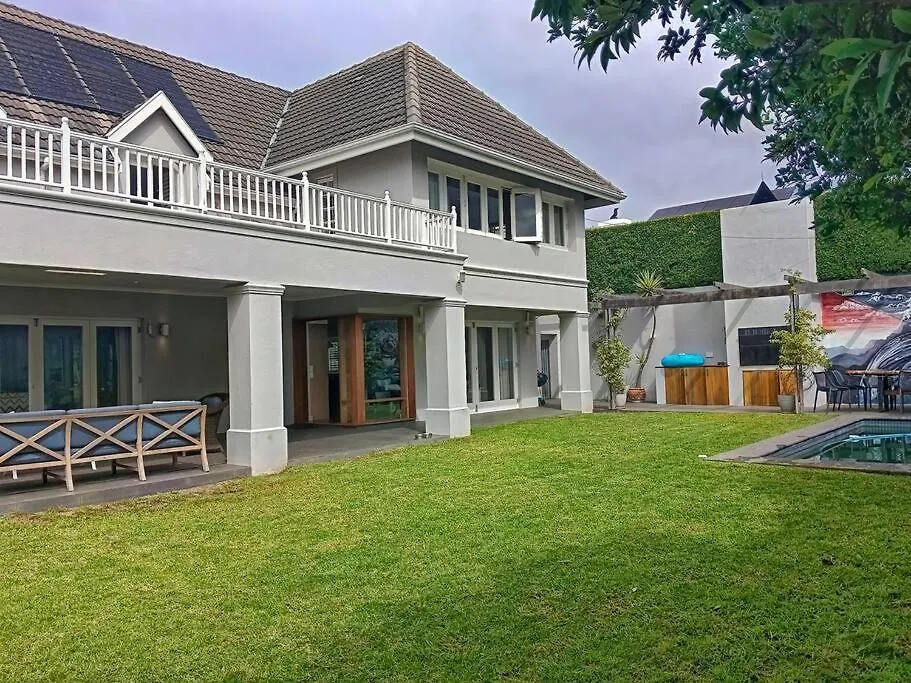 Exquisite Family Home, Immaculate Condition ケープタウン 0*,  南アフリカ