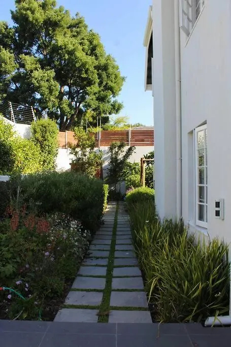 別荘 Exquisite Family Home, Immaculate Condition ケープタウン