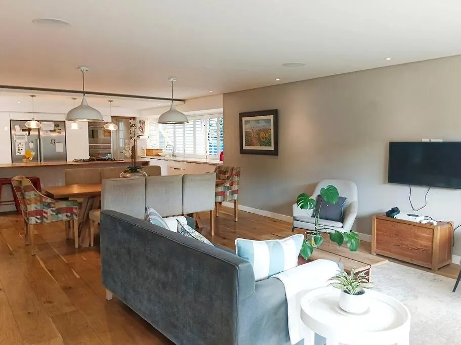 Exquisite Family Home, Immaculate Condition ケープタウン 別荘