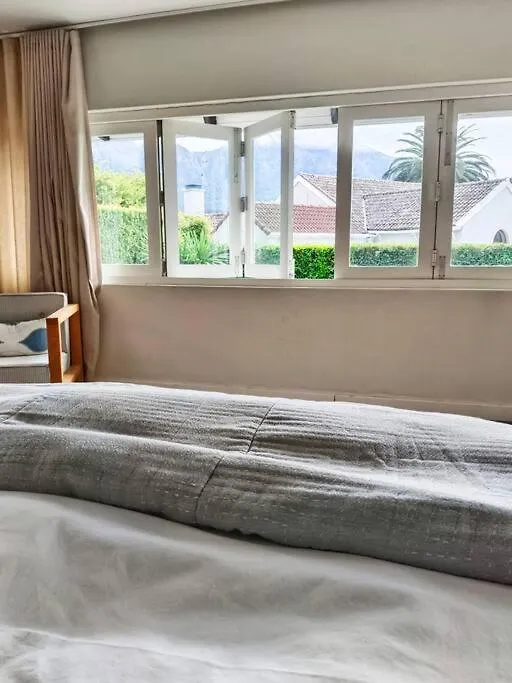 Exquisite Family Home, Immaculate Condition ケープタウン 0*,