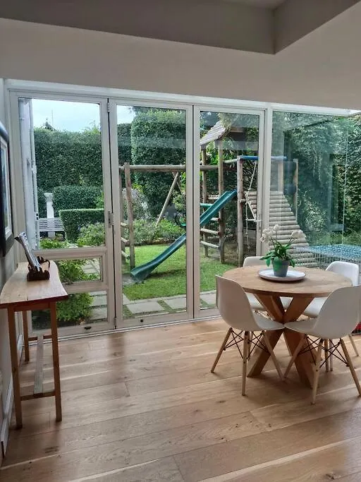 Exquisite Family Home, Immaculate Condition ケープタウン