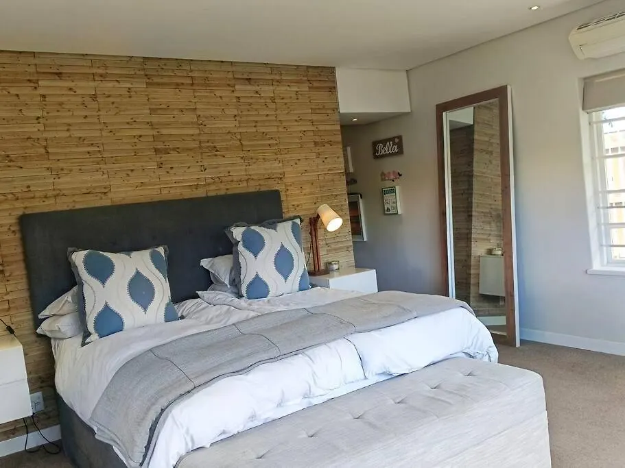 Exquisite Family Home, Immaculate Condition ケープタウン 0*,